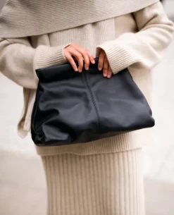 Flattered - Clay Clutch nahkaa, musta