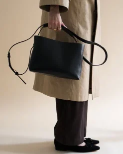 Flattered - Hedda midi handbag, black