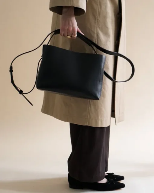 Flattered - Hedda midi handbag, black