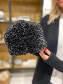 Gauhar - Faux fur tekoturkishattu, black
