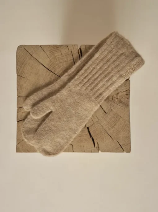 Lora lapaset, tannin