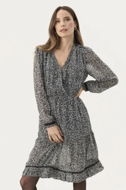Munya mekko, dark navy micro flower