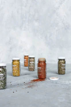 Nicolas Vahé - Spices, garlic, parsley & red bell pepper