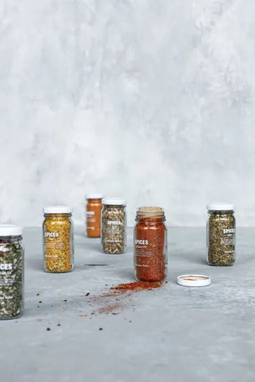 Nicolas Vahé - Spices, garlic, parsley & red bell pepper