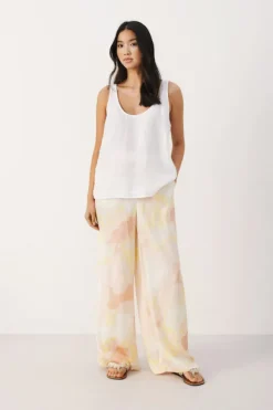 Part Two – Astrid toppi, bright white