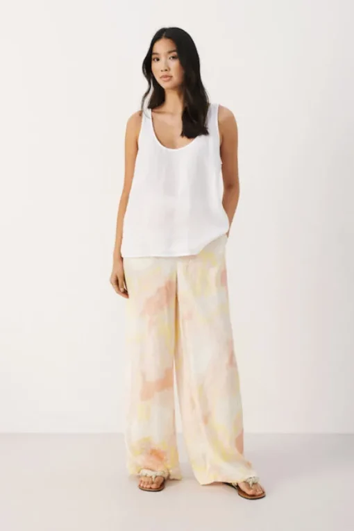 Part Two – Astrid toppi, bright white