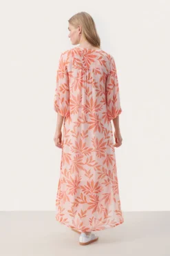 Part Two - Berit mekko, potpourri delicate