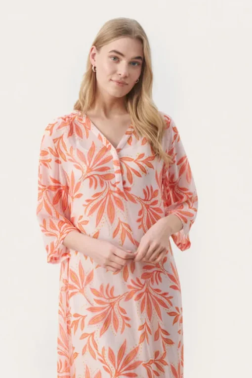 Part Two - Berit mekko, potpourri delicate