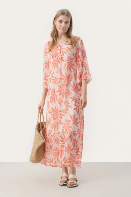Part Two - Berit mekko, potpourri delicate