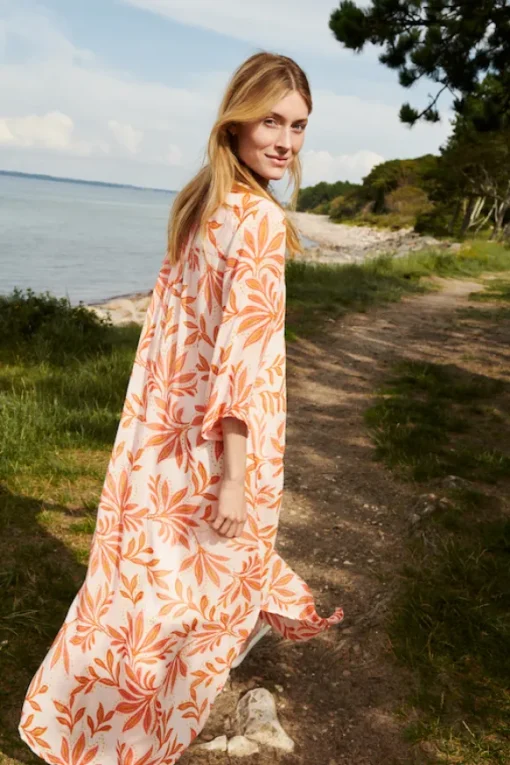 Part Two - Berit mekko, potpourri delicate