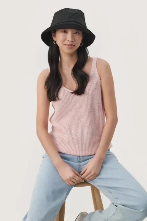 Part Two - Groa hattu, black