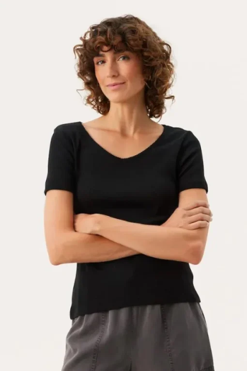 Part Two - June t-paita, black