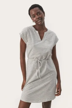 Part Two - Mabels mekko, black stripe