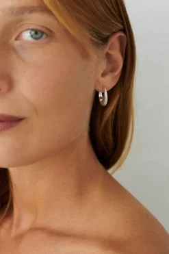 Pernille Corydon - Globe Huggies korvarenkaat, hopea