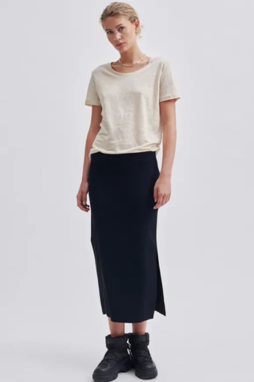 Second Female - Peony t-paita, french oak