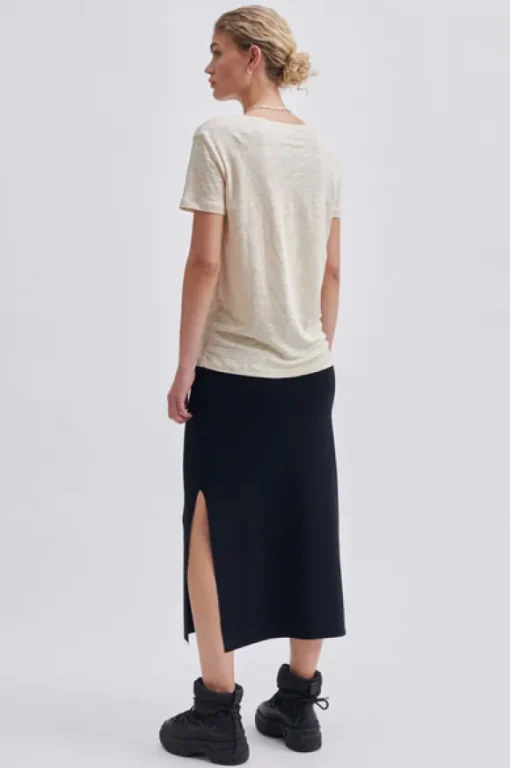 Second Female - Peony t-paita, french oak