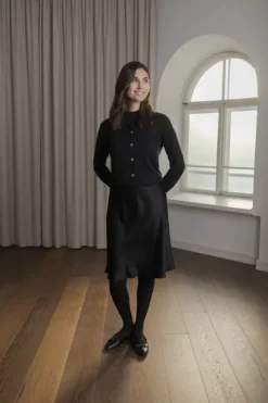 Tiana polvipituinen satiinihame, black