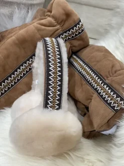 UGG - Tasman korvaläpät, luonnonvalkoinen/kastanja