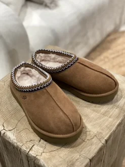 UGG - Tasman slipper, kastanja