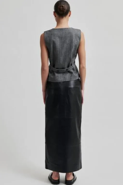 Waleria liivi, black