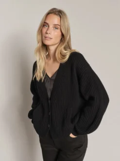 Wynter neuletakki 100% villaa, black