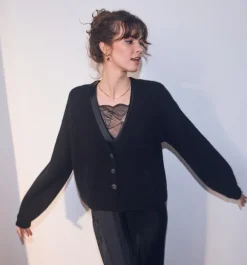 Wynter neuletakki 100% villaa, black